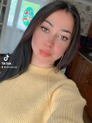 A post by @alinaaaa802 on TikTok caption: #❤️ #@ralu_raluca12