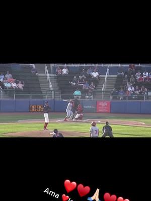 A post by @la.batiida30 on TikTok caption: #fyp #parati #viral #baseball #baseballlife diafrutalo como si no hubiera mañana ❤️♥️❤️🙏🏻🙏🏻♥️❤️🔥🏟🏆🥶🥶