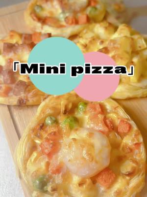 A post by @sgcookinghouse on TikTok caption: #pizza #mini #minipizza #minipizzas #homemade