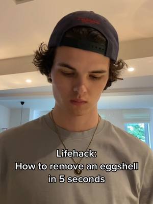 A post by @wouterdirx on TikTok caption: Eggcellent #lifehacks #egg #quicky #fyp