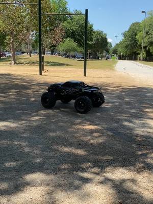 A post by @tx_steelo_rc on TikTok caption: #Traxxas #Xmaxx #Donuts #Fyp