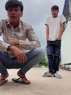 A post by @samgiinoo_007 on TikTok caption: Jong job men te 😂@អំបិល ផ្អែម🦥