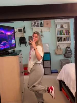 A post by @natnatonthat on TikTok caption: GFOTD #healthadepopit #fit #FitTok #fyp