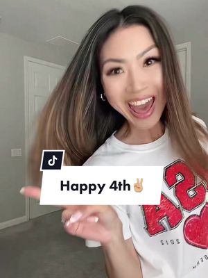 A post by @sophielounge on TikTok caption: Happy 4th, friends! Peace… I’m out ✌🏼😜 #j#july4th#millennialsoftiktoks#summertok #fyp