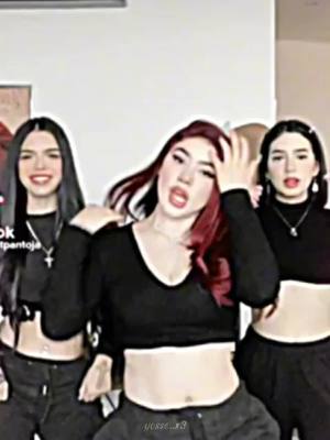 A post by @.kris..xfl on TikTok caption: #amigas #parati  #fyp #rod me gusto el edit 💗