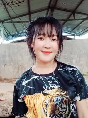 A post by @nagxyooj8 on TikTok caption: #ຢ່າປິດການມອງເຫັນຂ້ອຍເດີ #ຢ່າລືມກົດ♥️ກົດຕິດຕາມກັນເດີທຸກຄົນ🥰 #🥰🥰🥰🥰🥰🥰🥰 #😁😁😁😁😁😁😁