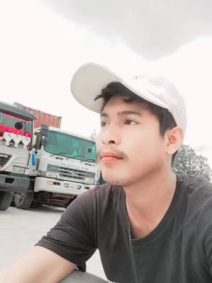 A post by @dy0mztk89yga on TikTok caption: មិនដឹងនៅមួយគ្នាបាន🚚🚚🥲🥲🥰😘💪មាណងៃទៀតតេអាណព្វអើយ