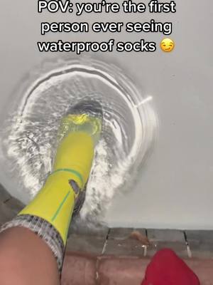 A post by @cloudywalks.com on TikTok caption: Yellow = waterproof 💦 Red = nike dri fit socks. Libk in bio! #fyp #waterproof #socks #Summer