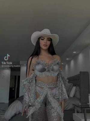 A post by @rominajfjfj on TikTok caption: pero no me importa 😈