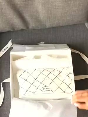 A post by @monzerath14 on TikTok caption: Look at the details of this bag#bagcheck#handmadebags#baglover#sewing#bag#dressing#fypシ