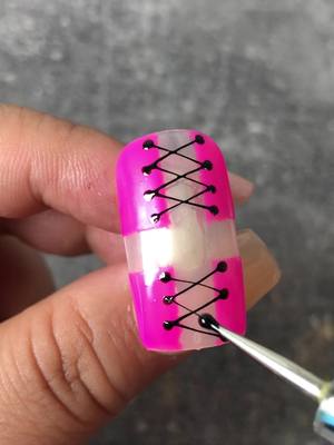 A post by @yeenail on TikTok caption: Spider gel, keep pulling, easy to operate#nails #nailtutorial #nailart #fyp #foryou #creative