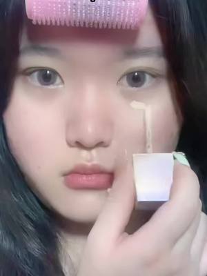 A post by @xujieru3 on TikTok caption: #Makeup Tutorial#foryou