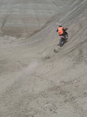 A post by @karsonlloyd44 on TikTok caption: go fast don't die. #foryoupage #ffyp #hillclimb #teampetersonracing @officiallucasoil @lucasoilproducts #lucaspeterson #lucasoil #itworks @ktmusa @lloydsperformance @ridedunlop #teamdunlop @racetechinc @6dhelmets @hinsonracing @renthal_moto @malcolmsmithmotorsports @promotobillet @yoshimua_rd@stompgrip @renegaderacefuel #racersthatwinputitin @nitrousexpress @thormxofficial @knfilters @webcamshafts @zltmxid @polepositionraceway