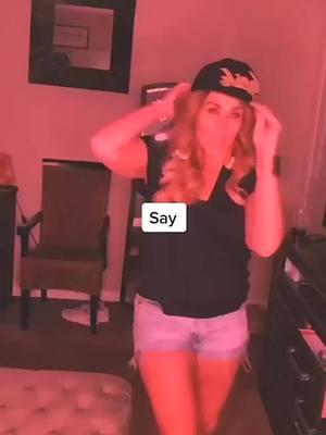 A post by @unntfood on TikTok caption: When do you usually wear a hat to go out#Baseball cap#life#sewing#funny#daily#sew#copywriter#tiktok#fypシ#foryou#foryoupage