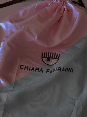 A post by @saragsprtt on TikTok caption: new bag😍 #chiaraferragni #bag #chiaraferragnibrand #perteee #borsa