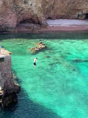 A post by @juliapiires on TikTok caption: Ilhas Berlengas - Portugal - 2022 ⚡️ #portugal #berlengasisland #berlengas🏝️ #island #europe #summervibes