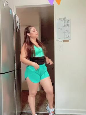 A post by @julissaesco on TikTok caption: Yosoylapipiripau😉🇸🇻