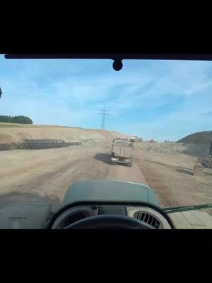 A post by @joergwedi on TikTok caption: #fendt #fendtfahrerarmy #krampe #krampefahrzeugbau #johndeere #baustellenleben #fypシ #viralvideo #tikto #tiktok #neubau