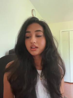 A post by @shreyaa0927 on TikTok caption: hiii #VoiceEffects 