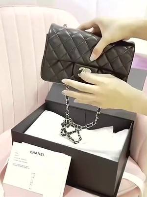 A post by @demarkio0 on TikTok caption: Do you want one?#handbag#bags#fashionbag#luxurybag#foryou#fypシ