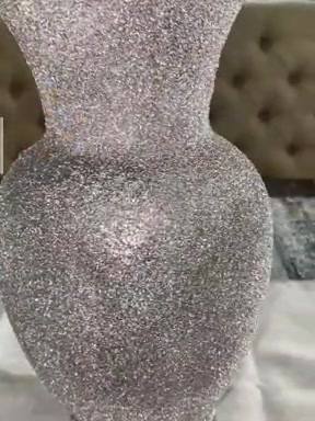 A post by @zarinazarine on TikTok caption: #glamour #fashion #diyproject #tiktok #vase #jut 