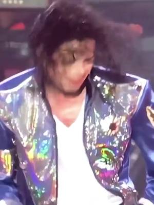 A post by @michael_jackson_king_29 on TikTok caption: Me ayudan a salir del Shadowban 🙏 #fyp #michaeljackson #kingofpop #MJfan #moonwalker