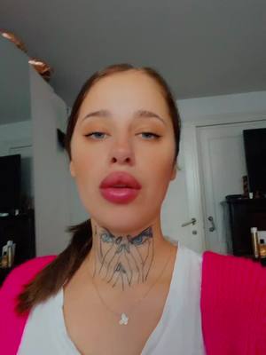 A post by @rebeccaalexandras on TikTok caption: Al naiba el efect🤣🤣🤣🤣 #maskoffchallenge🔥🤣 #fypage✨ #viraltiktok2022💫 #belgium🇧🇪 #romania🇷🇴 #🥰🥰🥰🥰❤️❤️❤️ #followmeformore❣️ #married💍🤞❤️ #haha😋haha😂 #tiktoktrends🥰🥰🥰