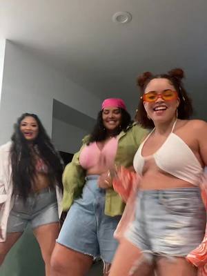 A post by @smerelyn on TikTok caption: Un verano sun ti type of energy 🏝☀️❤️ @hiprissyy 