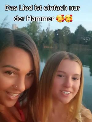 A post by @melanie_peque on TikTok caption: Bewertet den Song von 1-10.              #foryou #foryoupage #viral @Emma