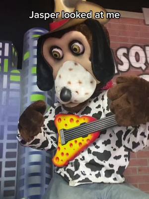 A post by @chuckefilmfreeze on TikTok caption: #creppy #scary #chuckecheese #old #chuckecheeseanimatronics 