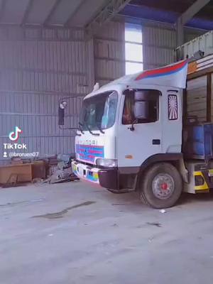 A post by @broruen07 on TikTok caption: #បងប្អូនផ្លូវជាតិលេខ🚛🚛🚛1 #