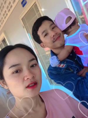 A post by @user1917185397163thy on TikTok caption: នាំកូនពៅទៅចាក់វ៉ាក់សាំង