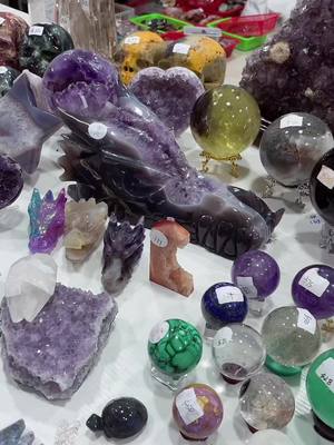 A post by @benyi_crystal on TikTok caption: Gorgeous beauties coming up 🥳🥳🥳 statement piece of #dragon head 🐲 #skulls ☠️ #amethyst #druzyagate #star n #heart       #crystals #fyp #crystal #VoiceEffects