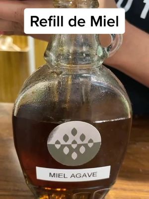 A post by @terra_refill on TikTok caption: Correle por la miel para tus hotcakes #ecologico #sostenible #reutilizar #zerowaste #reutiliza #miel #dulce #hotcakes #pancake #granel #refill #refillday #refillasmr #refills #rellenar #despensa #ceroresiduos #sinplastico 