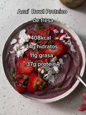 A post by @foodspring_es on TikTok caption: ¿Buscabas una receta sana y refrescante? No mentimos cuando decimos que podríamos comer este Açaí Bowl alto en proteínas 24/7 🤤 Además, ¡puedes hacerlo con cualquier sabor de nuestras Proteínas Whey! #acaibowl #recetasfaciles #fitness #foodspring