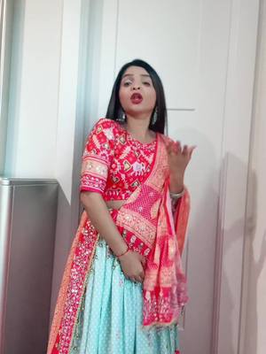 A post by @poo26_2 on TikTok caption: 😂😎😂#foryoupage #viralvideo #viraltiktok #garba #gujjugirl #navratri2k22#shenazgill #garbalover #garbaqueen 