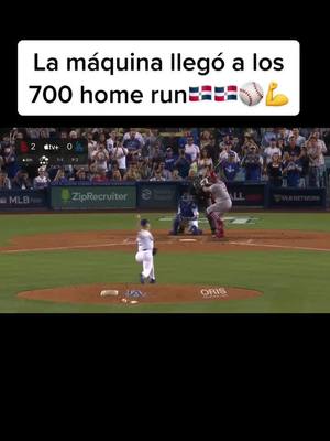 A post by @mlb_edita_28 on TikTok caption: Alberts pujols 700 home rum #greenscreen #fypシ #parati #viral #🔥❤️