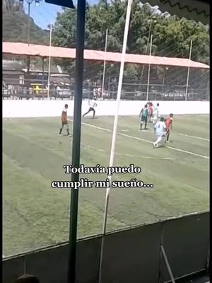 A post by @futbol_humilde2 on TikTok caption: El tiempo se me acaba #parati #fyp #fypシ #SeMeAntojoUnaCarls #futbol #sad #triste #viral #CapCut 