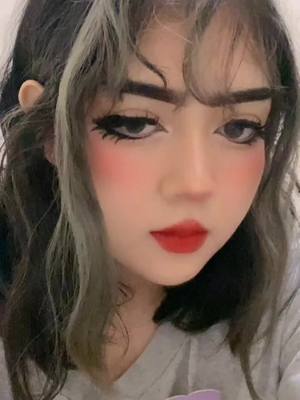 A post by @pamelapl137 on TikTok caption: #cute #otaku #parati