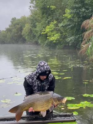 A post by @tomcarpefishing293 on TikTok caption: 24H in the big river 🐳⛈#carpefishing  #carplife #fishing #carpepassion #carpe #fishinglife #river #carpcommon #peche #reelfishing