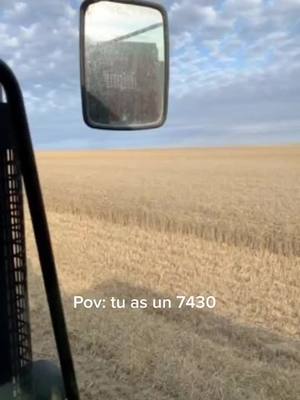 A post by @les_agri_du_chatillonais on TikTok caption: On suit la nouvel trend de @lipikar13 avec se tres beau bruits du 7430 😍🥰 #pourtoi #foryou 