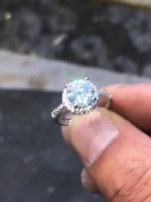 A post by @keseoma on TikTok caption: Make a diamond ring with wine bottle … #diamond #ring #beer #handmade #DIY #craft #gift