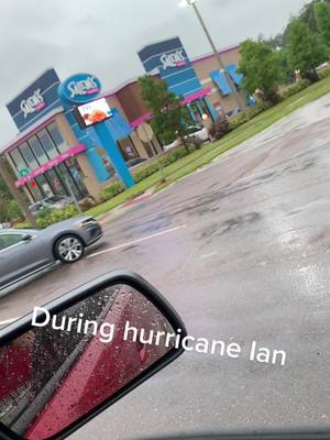 A post by @yo_girlluli on TikTok caption: They was the only thing open lol #MadeWithKeurigContest #gyro #salem #florida #hurricaneian #hurricaneian2022 #foxnews #winds #tampa #stpetersburg #floods 