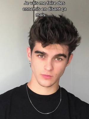 A post by @nolanmalley on TikTok caption: Dites moi que je ne suis pas le seul svp #surcote 