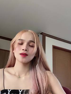 A post by @31870888009 on TikTok caption: ញ៉ែដាច់ៗចឹង🤣