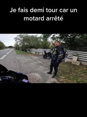 A post by @elmo_r1m on TikTok caption: Quand on a le temps on essaye d’aider meme demander, c’est bien, c’est les collègues #bordeaux #motard 