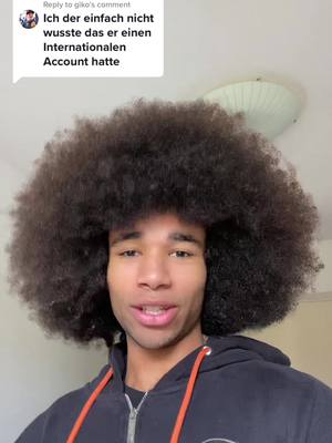 A post by @noel_de on TikTok caption: Replying to @giko manche Leute denken wirklich das is mein einziger Account 😂 #fy #fürdich 