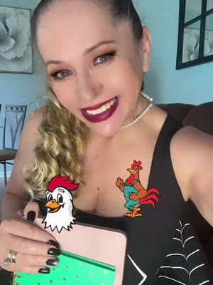 A post by @patty0716 on TikTok caption: El gallo….,#parati #viral#gyp#dios #FlexEveryAngle #🇵🇷🇨🇴🇩🇴🇺🇸🇨🇺🇪🇨🇵🇪🇵🇦🇻🇪🇪🇸🇲🇽 #humor #riete #gracioso #chistoso #mirame #risas😂😂😂 ##c#comediagoza 😂 #😂😂😂😂😂 #riamosjuntos #risas😂😂😂  #carcajadas #riamostodos 