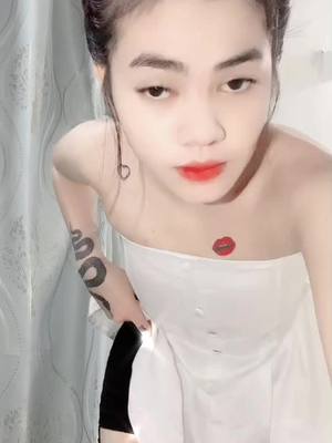 A post by @user1433081669723 on TikTok caption: 👅😹@Kìm Mūÿ🦦__,ᥫᩣ 