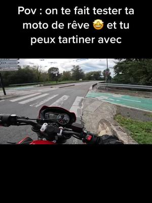 A post by @elmo_r1m on TikTok caption: #routefermée la fusée 🚀 de @Filipe 🐝🔴 🔥 #fyp #streettriples #moto #bordeaux 